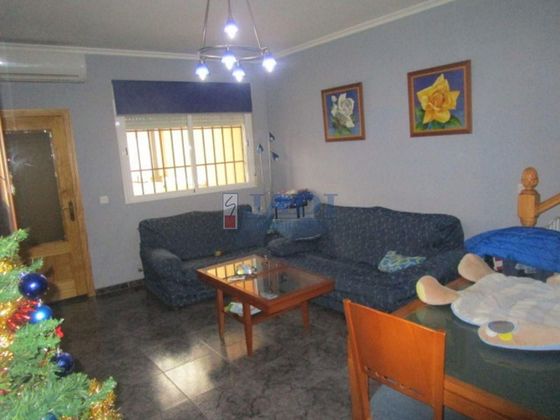 Foto 1 de Casa en venta en Valdepeñas de 3 habitaciones con terraza y garaje