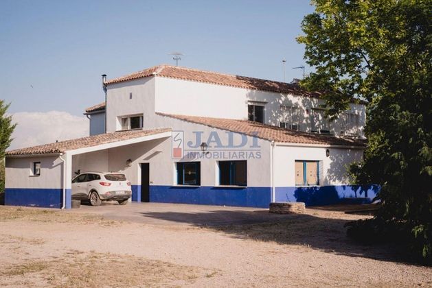 Foto 1 de Casa en venta en Torrenueva (Ciudad Real) de 4 habitaciones con terraza y piscina