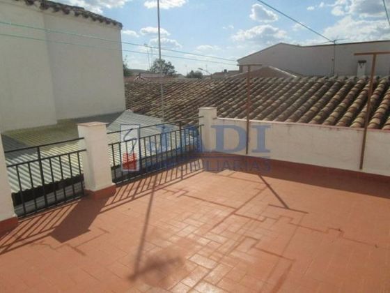 Foto 2 de Xalet en venda a Valdepeñas de 5 habitacions amb terrassa i garatge