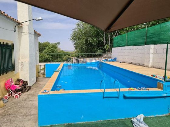 Foto 2 de Venta de chalet en Membrilla de 3 habitaciones con piscina y jardín