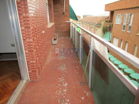 Foto 1 de Piso en venta en Valdepeñas de 4 habitaciones con terraza y garaje