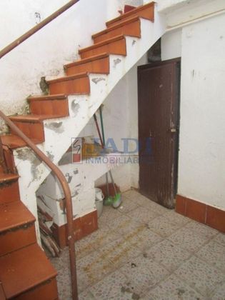 Foto 1 de Chalet en venta en Valdepeñas de 3 habitaciones con terraza y balcón