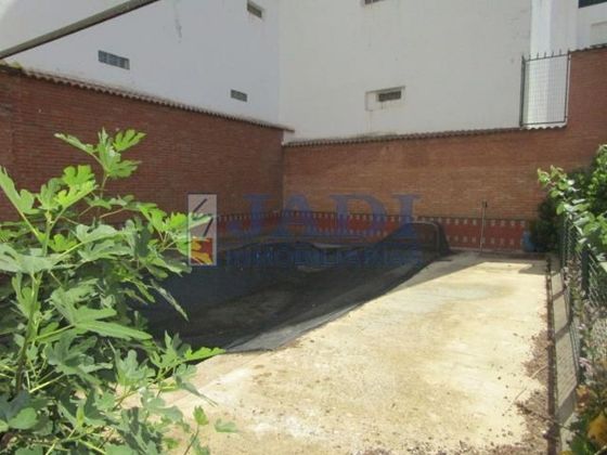 Foto 1 de Casa en venda a Valdepeñas de 7 habitacions amb terrassa i piscina