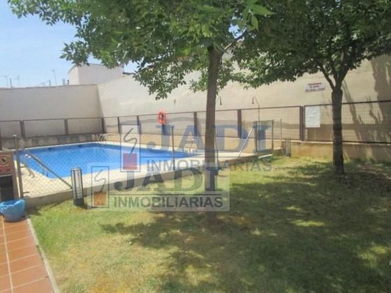Foto 1 de Ático en venta en Valdepeñas de 2 habitaciones con terraza y piscina