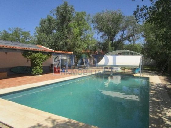 Foto 1 de Casa en venda a Valdepeñas de 4 habitacions amb piscina i aire acondicionat