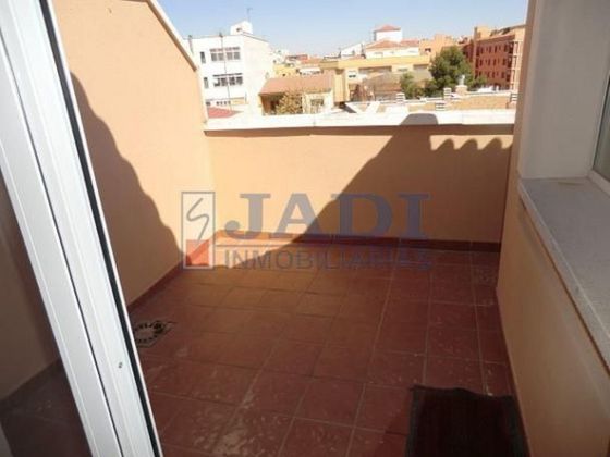 Foto 1 de Àtic en venda a Valdepeñas de 2 habitacions amb terrassa i garatge