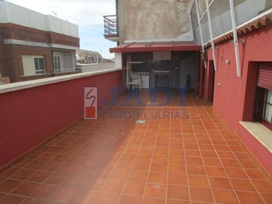 Foto 2 de Chalet en venta en Valdepeñas de 5 habitaciones con terraza y garaje