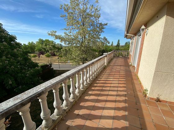 Foto 2 de Casa en venda a Santa Marta de Tormes de 5 habitacions amb terrassa i piscina