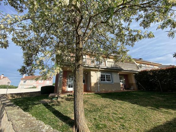 Foto 1 de Casa en venda a Santa Marta de Tormes de 5 habitacions amb terrassa i piscina
