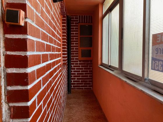 Foto 2 de Piso en venta en Inmobiliaria - Barreda de 3 habitaciones con terraza