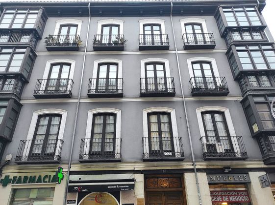 Foto 1 de Pis en lloguer a Centro - Valladolid de 3 habitacions amb mobles i balcó