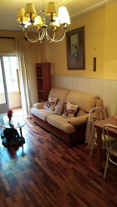 Foto 1 de Venta de piso en calle Portugal de 3 habitaciones con terraza y muebles