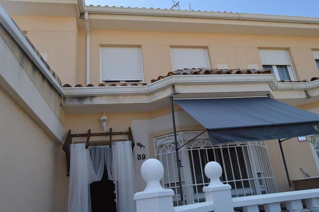 Foto 1 de Casa adossada en venda a Horcajo de Santiago de 3 habitacions amb calefacció