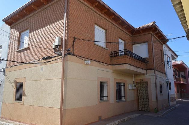 Foto 2 de Casa adosada en venta en Tarancón de 4 habitaciones con terraza y balcón