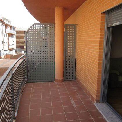 Foto 1 de Piso en venta en Tarancón de 2 habitaciones con terraza y garaje