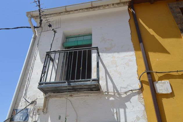 Foto 2 de Casa adosada en venta en Barajas de Melo de 3 habitaciones con balcón