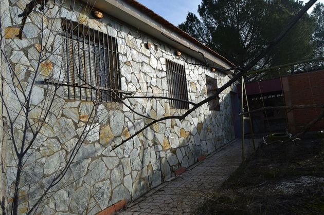 Foto 2 de Chalet en venta en Villar de Cañas de 3 habitaciones con terraza y piscina
