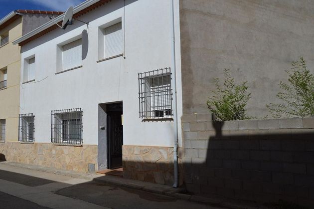Foto 2 de Chalet en venta en Montalbo de 6 habitaciones con terraza y calefacción