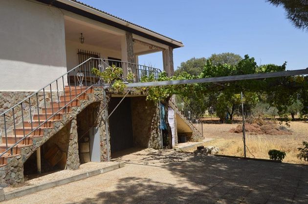 Foto 2 de Chalet en venta en Villar de Cañas de 5 habitaciones con terraza y jardín
