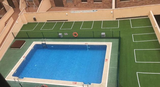 Foto 1 de Piso en venta en Tarancón de 3 habitaciones con terraza y piscina