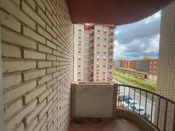 Foto 2 de Piso en venta en Tarancón de 4 habitaciones con terraza y garaje