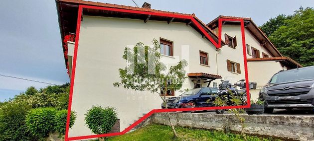 Foto 1 de Casa adosada en venta en Lapice - Larreaundi - Olaberria - Meaka de 5 habitaciones con terraza y garaje