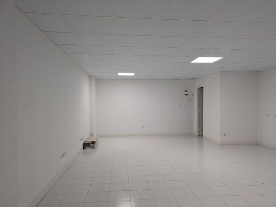 Foto 1 de Oficina en alquiler en Pinar - Anaka - Belaskoenea de 55 m²