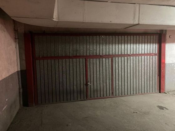 Foto 2 de Garaje en venta en Santutxu de 12 m²