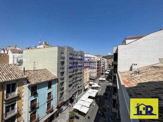 Foto 1 de Venta de piso en Centro - Cuenca de 4 habitaciones con terraza y balcón