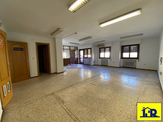 Foto 2 de Venta de piso en Centro - Cuenca de 4 habitaciones con terraza y calefacción