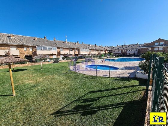 Foto 2 de Pis en venda a Arcas del Villar de 2 habitacions amb terrassa i piscina