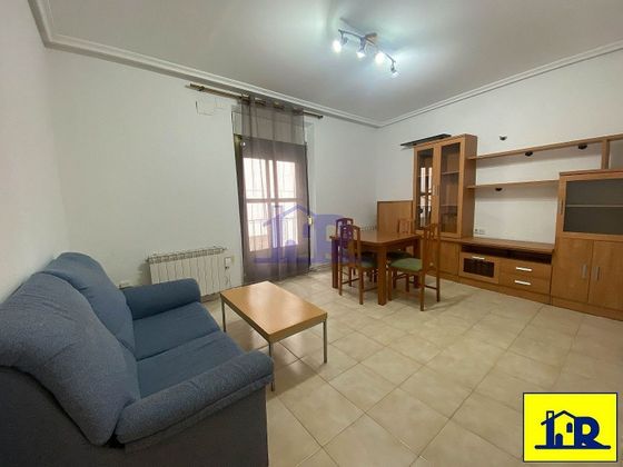 Foto 1 de Pis en venda a Centro - Cuenca de 2 habitacions amb terrassa i calefacció