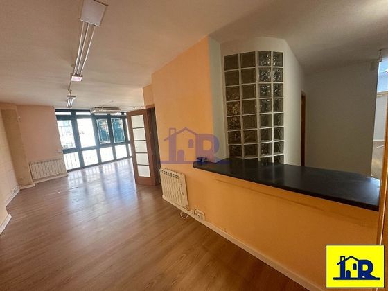 Foto 1 de Venta de piso en Centro - Cuenca de 3 habitaciones con aire acondicionado y calefacción