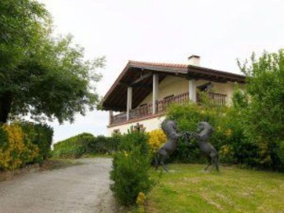 Foto 1 de Casa en venta en Oiartzun de 4 habitaciones con terraza y piscina