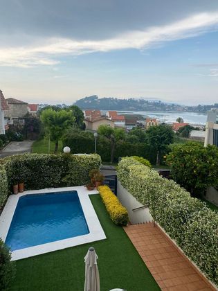 Foto 1 de Casa adossada en venda a Baiona de 4 habitacions amb terrassa i piscina