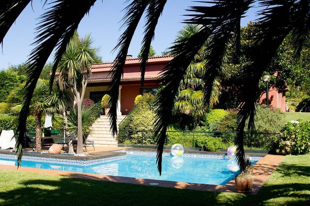 Foto 1 de Venta de chalet en Gondomar de 5 habitaciones con terraza y piscina