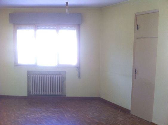 Foto 2 de Piso en venta en calle Albeniz de 3 habitaciones con ascensor