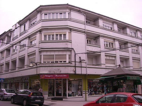 Foto 1 de Venta de piso en calle Aurelio E Hipólito de 3 habitaciones con terraza y garaje