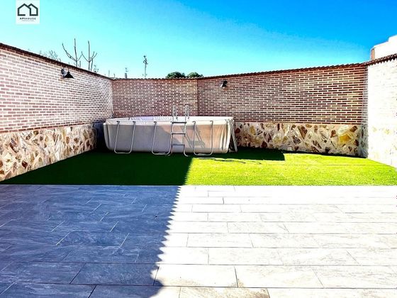 Foto 2 de Casa en venda a Santa Olalla de 4 habitacions amb garatge i jardí