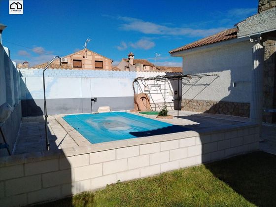 Foto 2 de Venta de chalet en calle Adolfo Fernandez Santos de 5 habitaciones con terraza y piscina