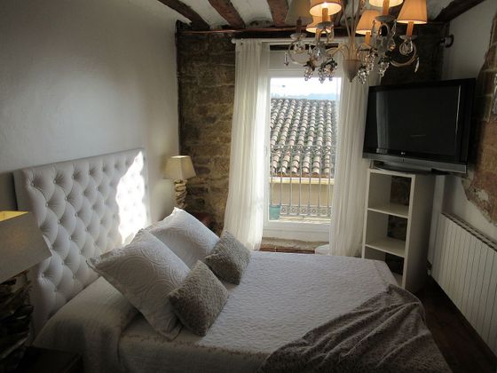 Foto 2 de Casa en venda a calle El Pez de 4 habitacions amb balcó i calefacció