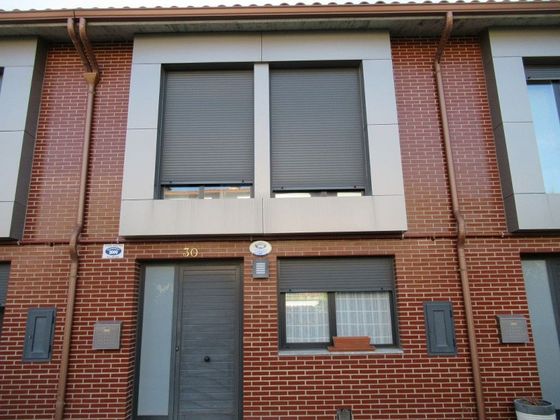 Foto 1 de Casa adossada en venda a calle Los Chocolateros de 4 habitacions amb terrassa i garatge