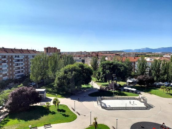 Foto 1 de Venta de piso en Centro - Logroño de 4 habitaciones con terraza y garaje