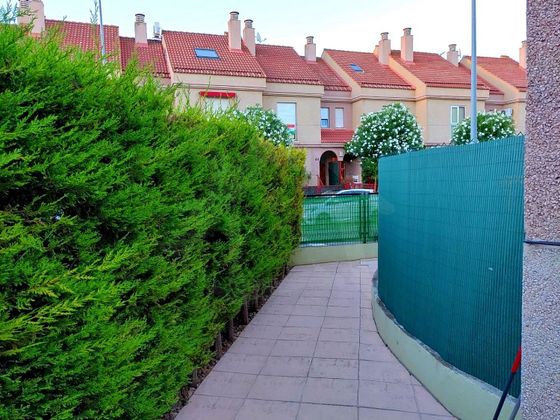 Foto 1 de Casa en venta en Portillejo - Valdegastea de 4 habitaciones con terraza y piscina