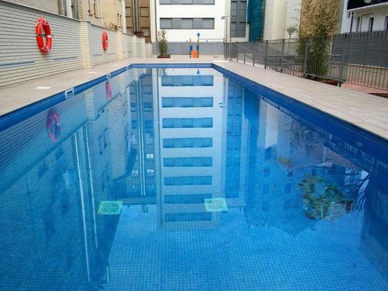 Foto 1 de Venta de piso en Centro - Logroño de 3 habitaciones con terraza y piscina