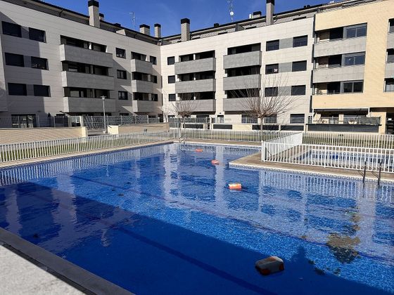 Foto 1 de Pis en venda a Lardero de 3 habitacions amb piscina i garatge