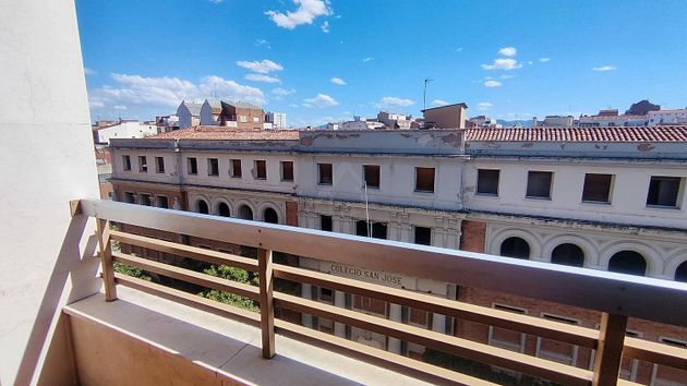 Foto 2 de Venta de piso en Centro - Logroño de 5 habitaciones con terraza y aire acondicionado
