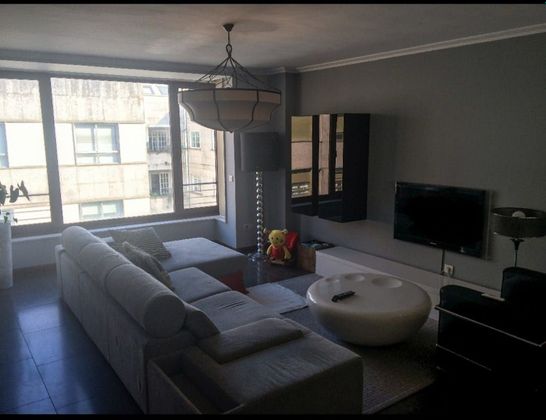 Foto 1 de Pis en venda a Zona de Plaza de Barcelos de 4 habitacions amb garatge i calefacció