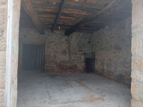 Foto 2 de Casa en venta en San Cibrao das Viñas de 2 habitaciones con garaje y jardín