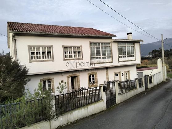 Foto 1 de Chalet en venta en Pobra do Caramiñal (A) de 7 habitaciones con garaje y jardín